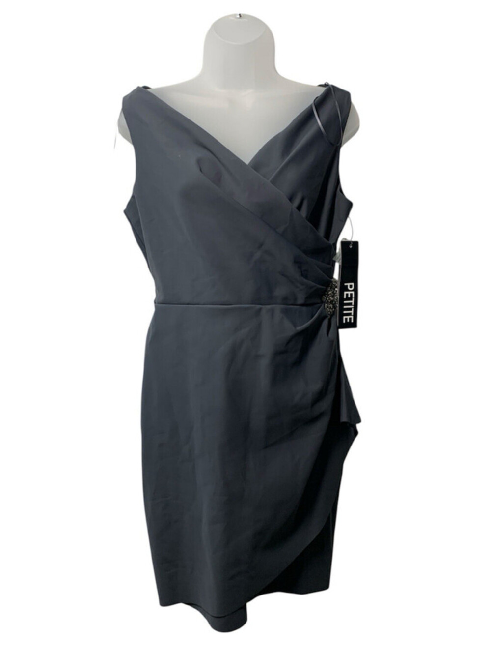 Alex Evenings Women's Slimming Short Ruched Dress Sleeveless with Ruffle 10P